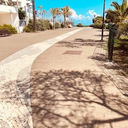 Seaview Walking To The דירה